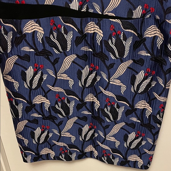 Escada Floral Dress With Statement Neckline Size 44 - Picture 4 of 15